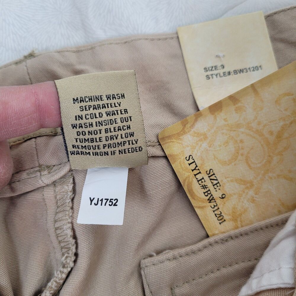 Hybrid & Company Bermuda Shorts Womens 9 Tan Mid Rise Flat Front NWT preppy - Picture 8 of 8